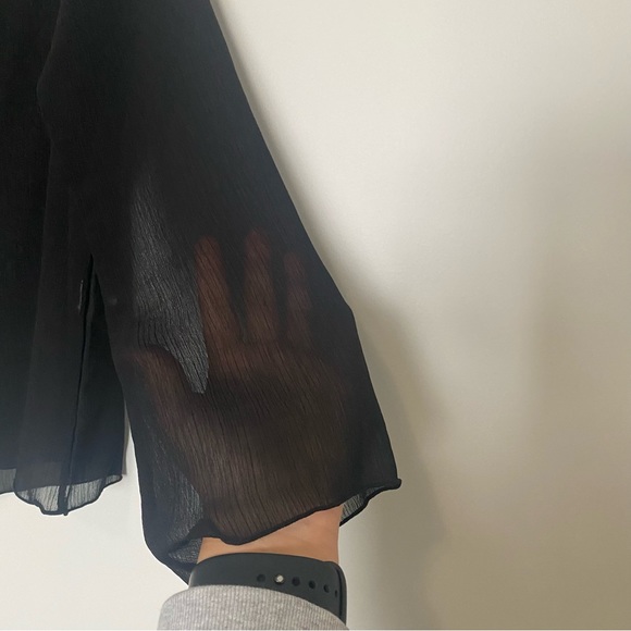 OAK & FORT MESH LOOKING TOP - Picture 2 of 6